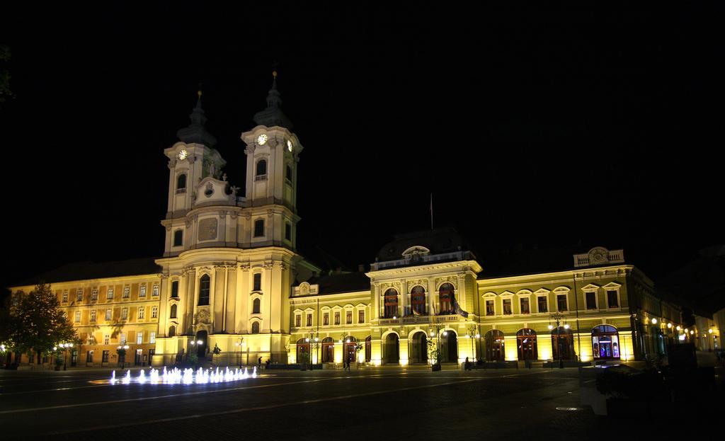 Relax Apartman Eger Exterior foto