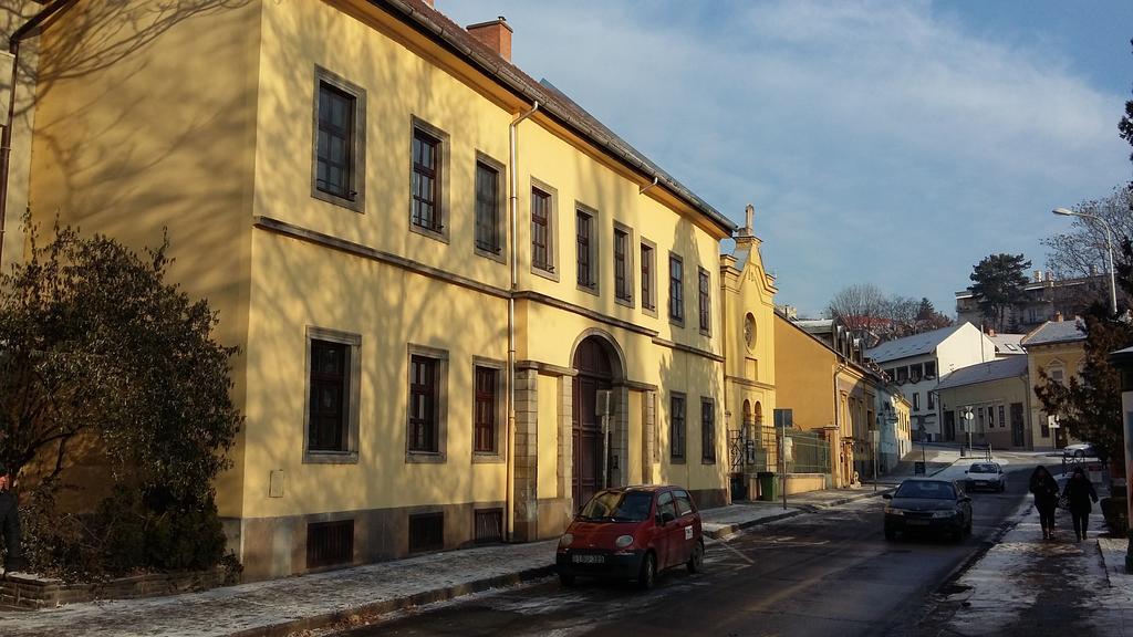 Relax Apartman Eger Exterior foto