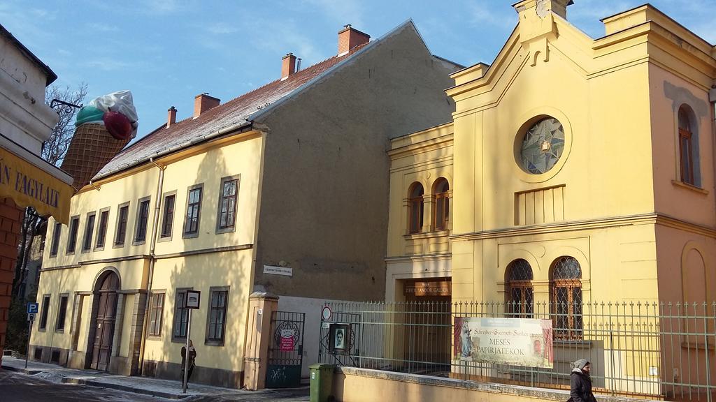 Relax Apartman Eger Exterior foto